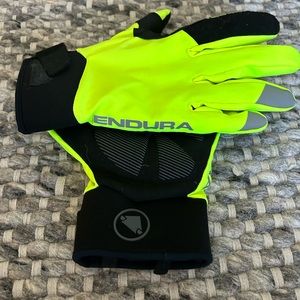 Endura Cycling Gloves- NWOT